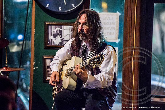 Cathey and Bryan Foreman at Noble Savage Tavern 11-27-2015-009-2