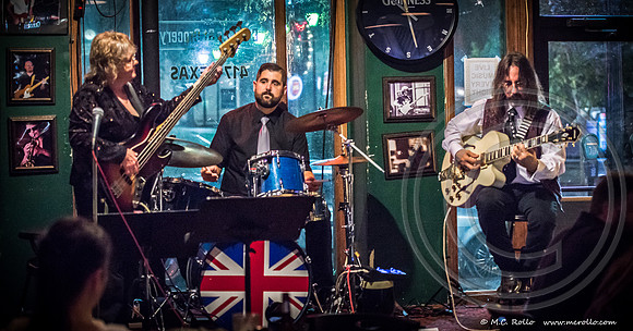 Cathey and Bryan Foreman at Noble Savage Tavern 11-27-2015-011-2