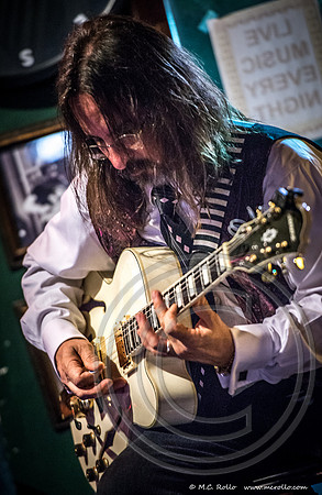 Cathey and Bryan Foreman at Noble Savage Tavern 11-27-2015-016-2
