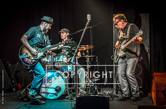 Dragstrip Phantoms at Strange Brew April 25 2015-092